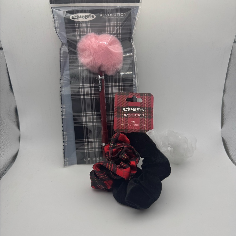 Makeup Revolution Clueless Pink Pom Pom Lip Liner & Hair Scrunchie Set